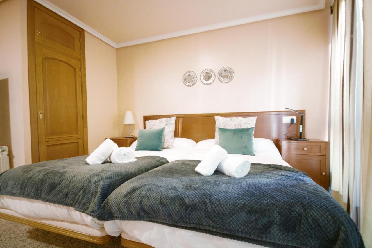 Hotel H. O Lar à O Barco de Valdeorras Extérieur photo